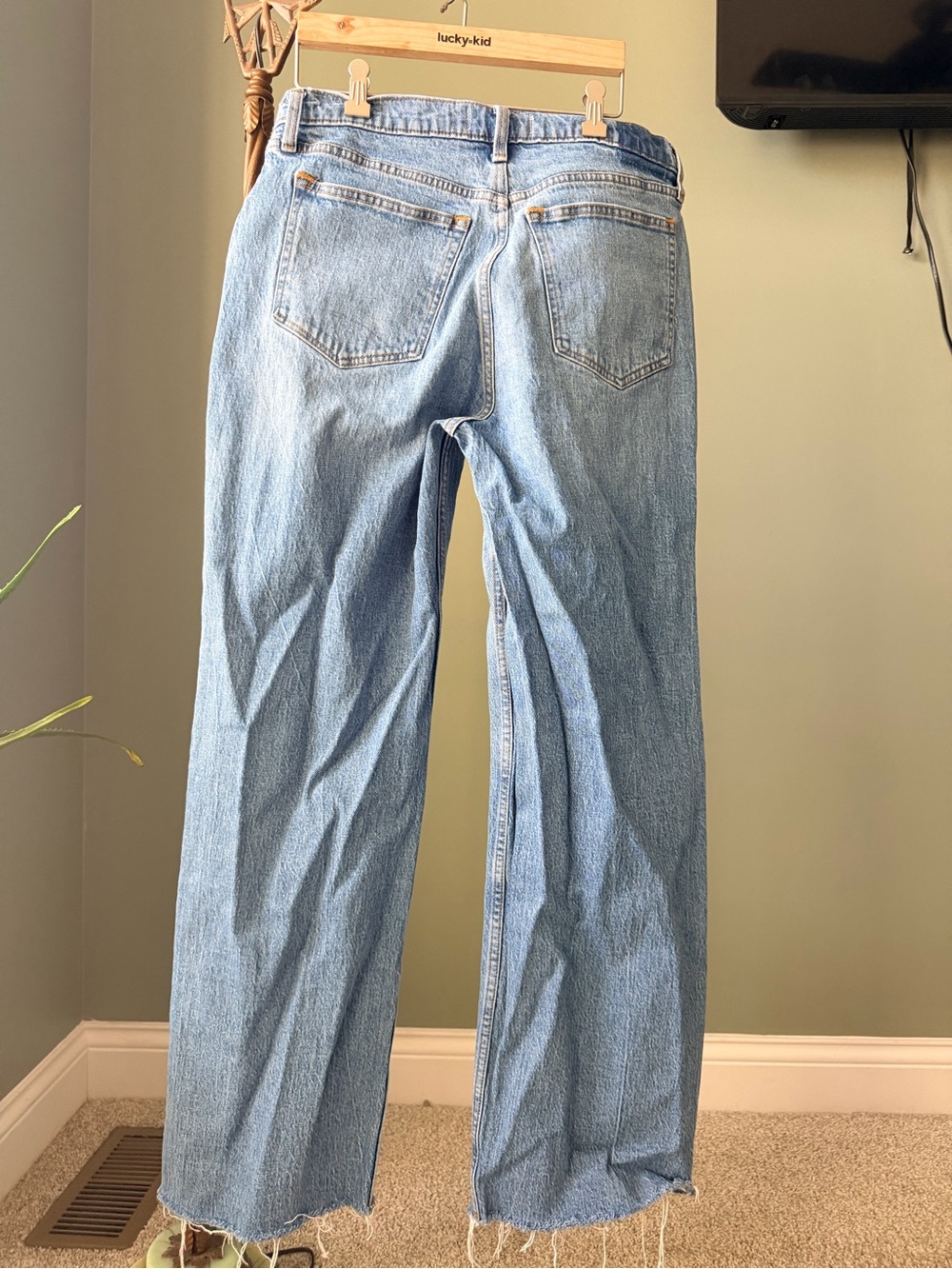 Abercrombie & Fitch The ’90s Relaxed Jean High Rise Raw Hem Size 31/12R - Picture 2 of 8